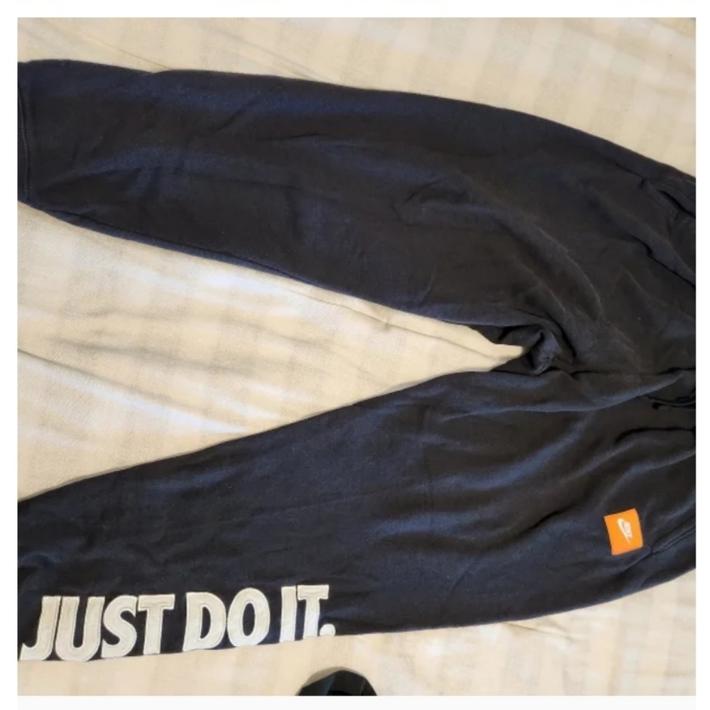 Lounge Set - image 2